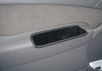Hole with rubber trim